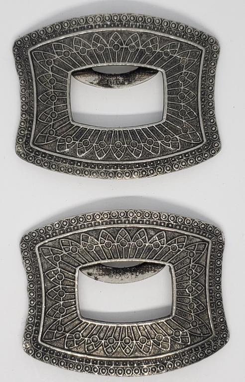 VINTAGE PAIR OF SILVER TONED SHOE CLIPS: REGISTER TO BID TODAY!!