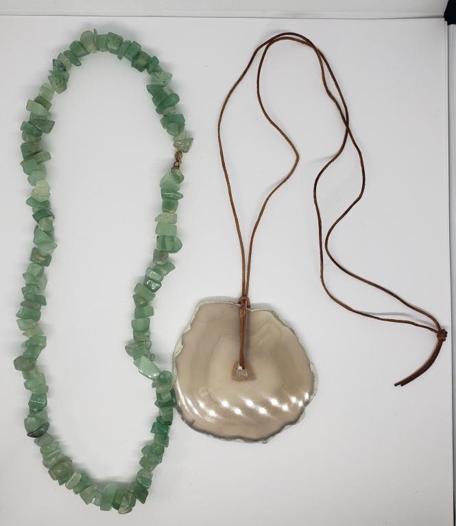 VINTAGE JADITE BEADED NECKLACE PLUS (1)LARGE (1 of 3)