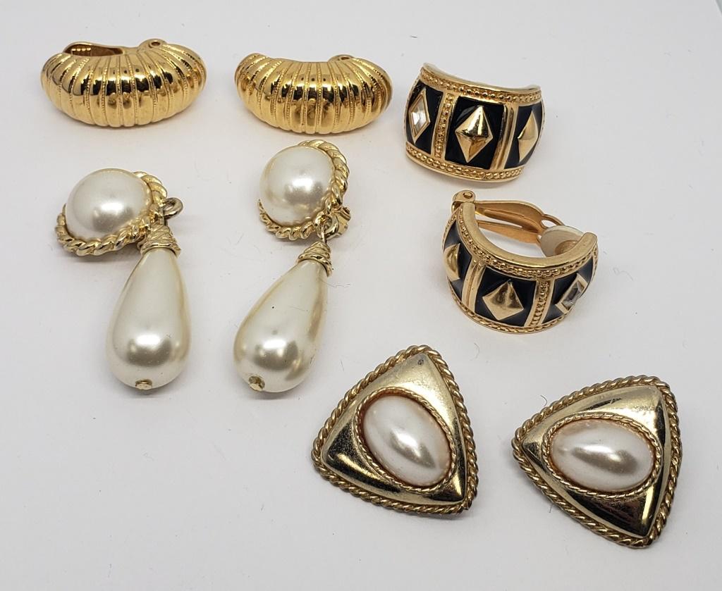 4-VINTAGE PAIRS OF CUNKY CLIP ON EARRINGS: (1)MONET-ENAMEL-CRÈME LUCITE (1)DANGLY (2)HOOPED