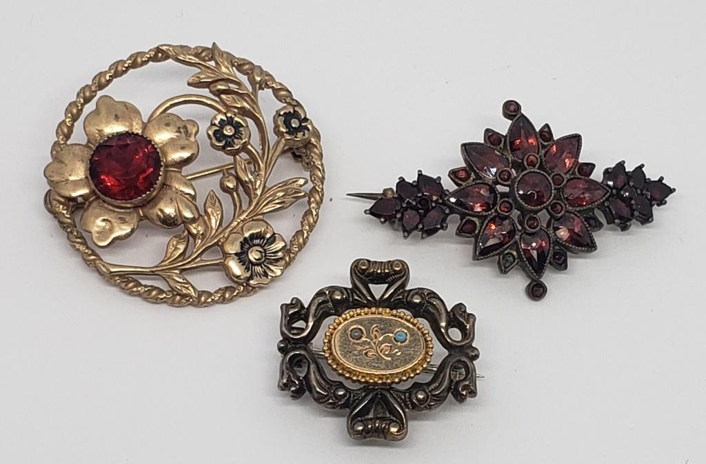 3-VINTAGE GOLD TONED BROOCHES (2)WITH RUBY (1 of 3)