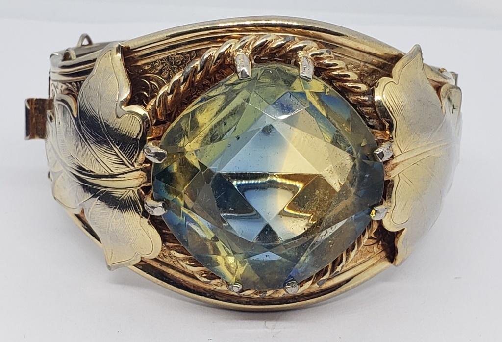 VINTAGE SARAH COVENTRY CHUNKY GOLD TONED (1 of 6)