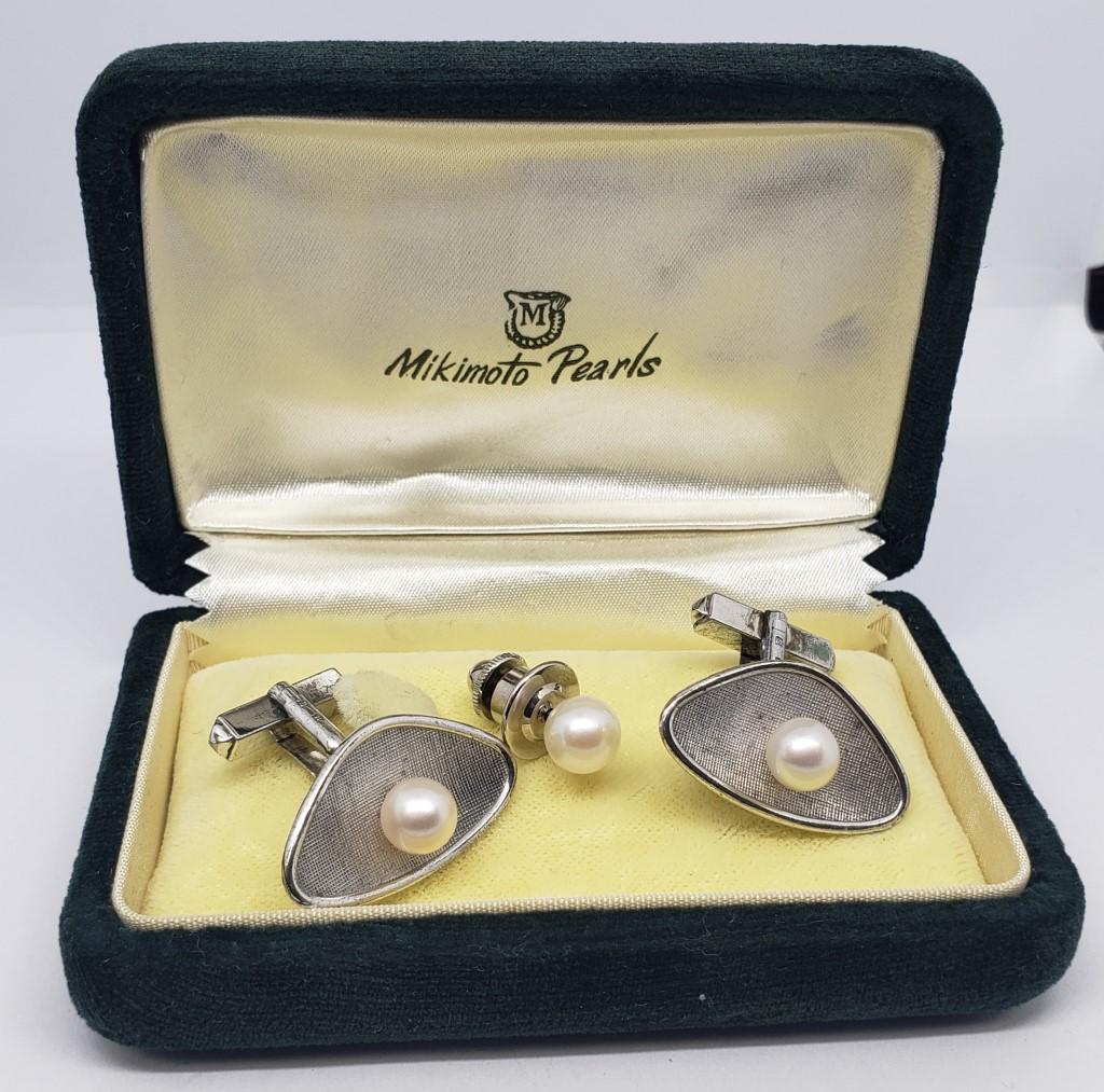 WITH BOX! MIKIMOTO PEARLS PAIR OF MEN'S: SILVER TONED CUFF LINKS PLUS MATCHING TIE PIN