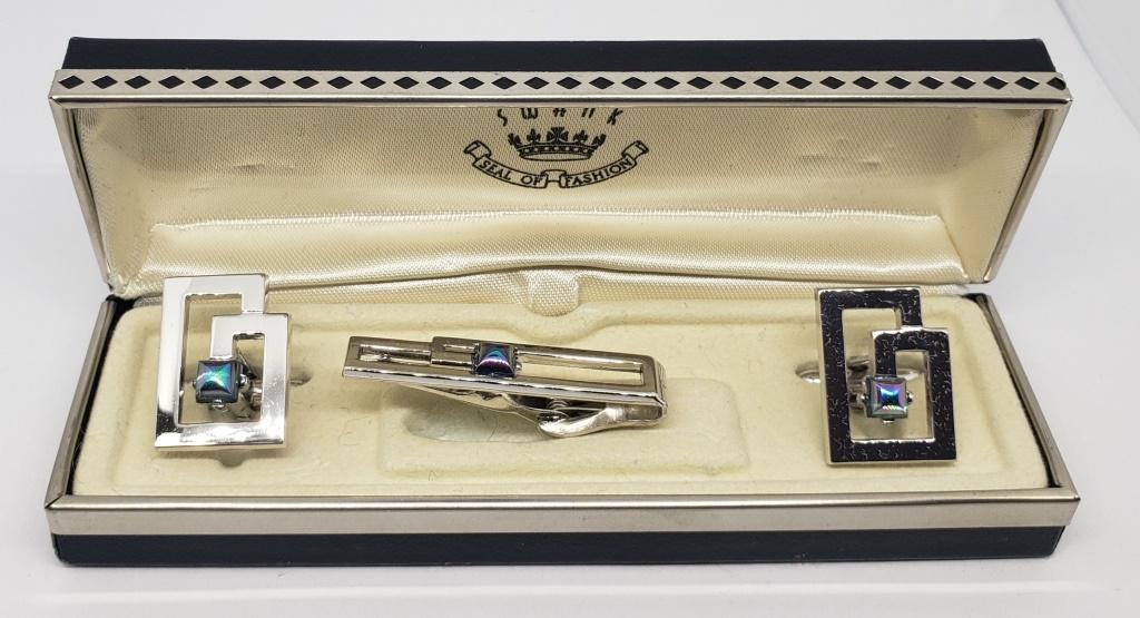 NIB! SET! VTG SWANK PAIR OF MEN'S CUFF LINKS (1 of 3)