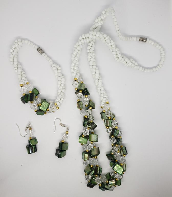 VTG SET! MULTI STRANDED BEADED NECKLACE WITH (1 of 4)