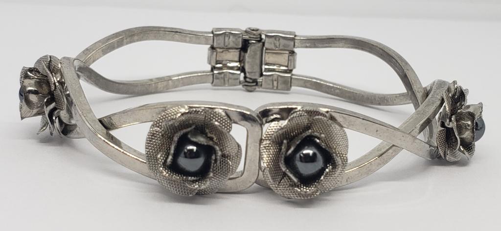 VINTAGE SILVER TONED HINGED CUFF BRACELET (1 of 3)