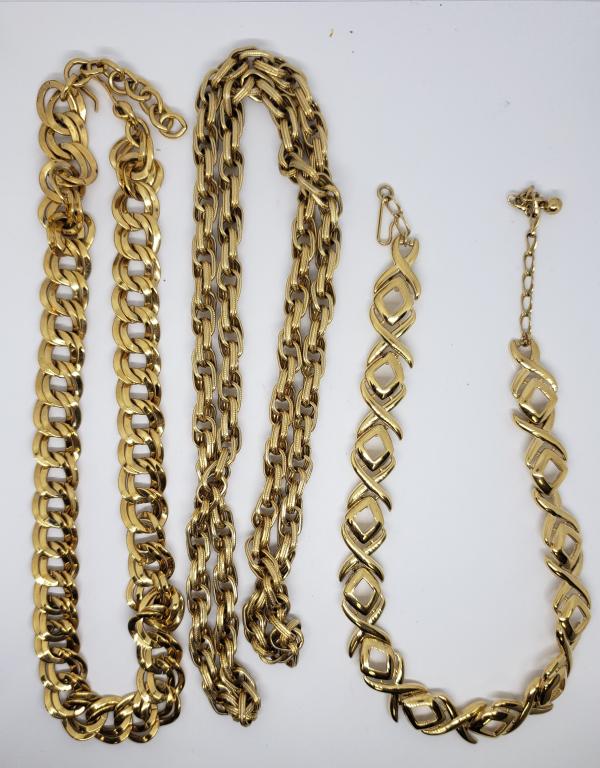 3-CHUNKY VINTAGE GOLD TONED NECKLACES (1 of 4)
