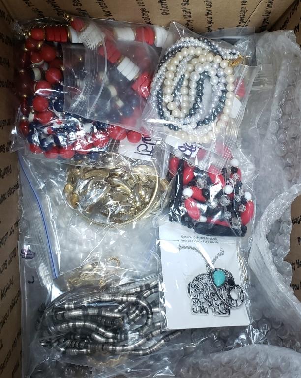 40-PRE-BAGGED JEWELRY LOTS! VTG SOME NAME BRAND: VINTAGE PIECES-SOME NAME BRAND-MEDIUM FLAT RATE BOX FULL OF BAGGED LOTED ITEMS. GREAT FOR RESELL! YOU WON'T BE DISAPPOINTED-THIS WILL BE SHIPPED MED FLATE RATE