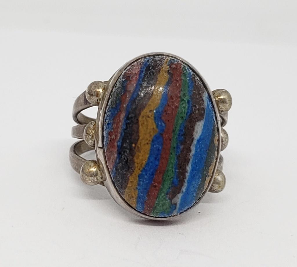 RB MARKED NAVAJO STERLING SLIT SHANK RING W/: MULTI COLORED STONE CENTER-RING SIZE 7.5-3.3 DWT