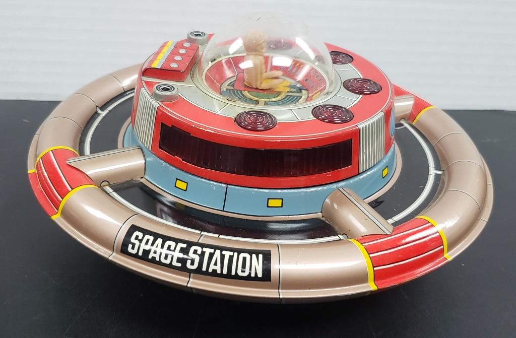 Nomura Planet-Y Space Station (1 of 5)