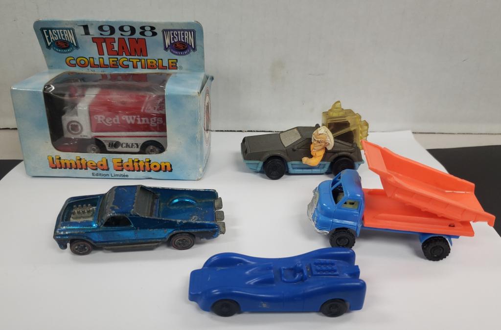 MISC TOY CAR LOT - BACK TO THE FUTURE (1 of 4)