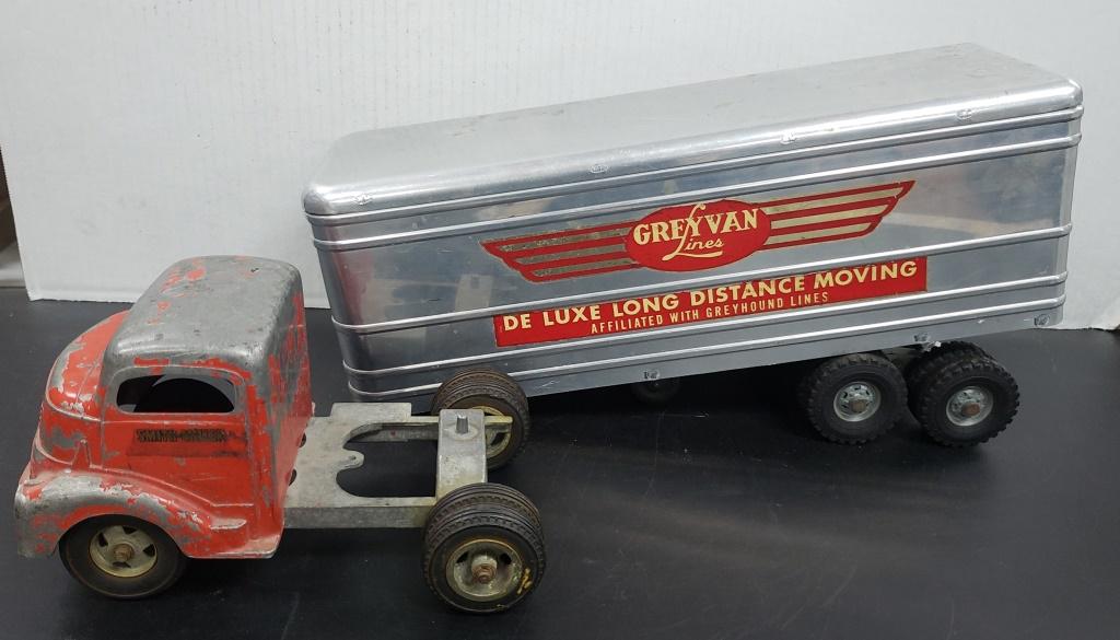 SMITH MILLER GREYVAN LINES SEMI-TRUCK (1 of 6)