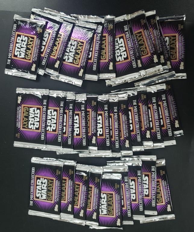 34 PACKS TOPPS STAR WARS GALAXY (1 of 1)