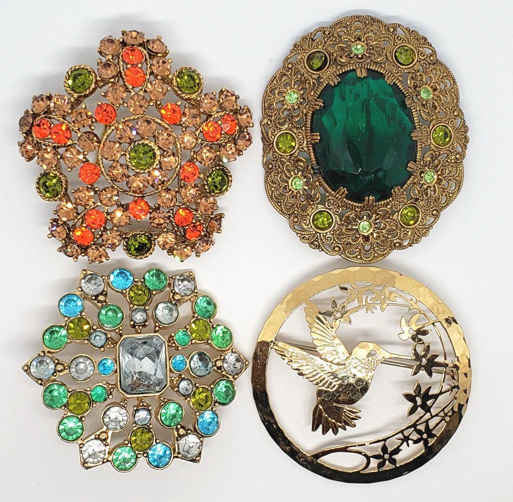 4 GOLD TONED VINTAGE BROOCHES (1 of 2)