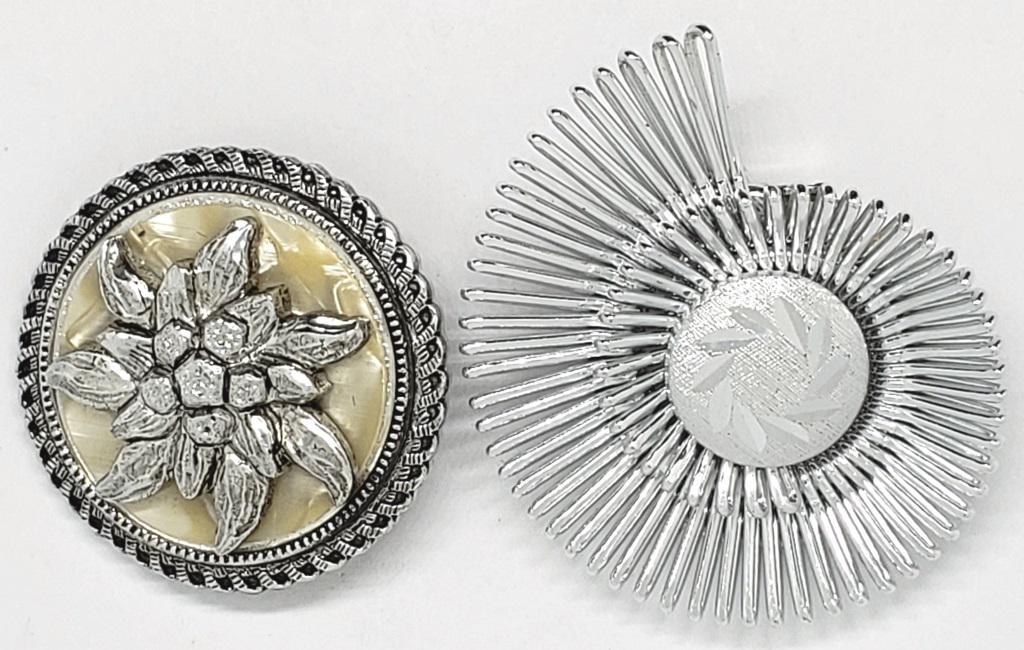 2 VINTAGE COLLAR CLIPS: SILVER TONED!