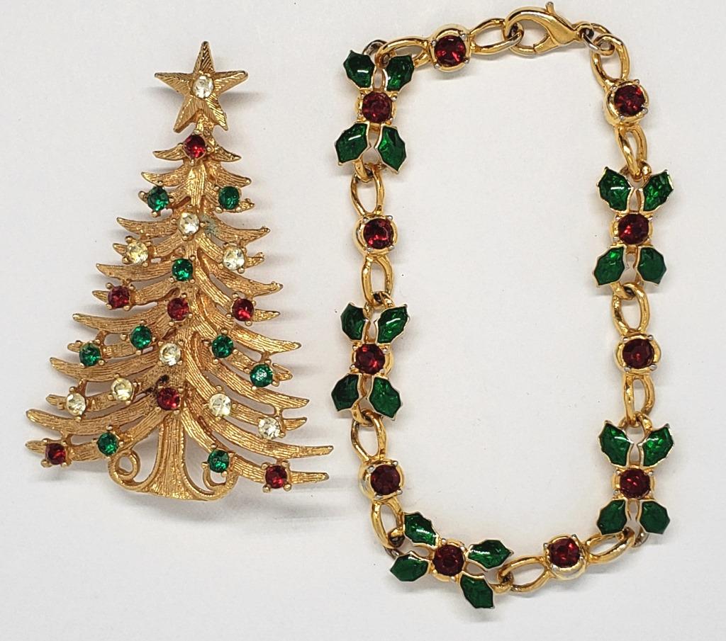 HOLIDAY TREE PIN & HOLLY BRACELET!: GOLD-TONED