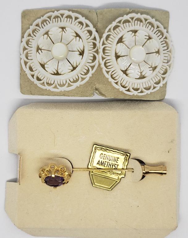 VINTAGE PAIR OF CARVED POSSIBLE MOTHER OF (1 of 2)