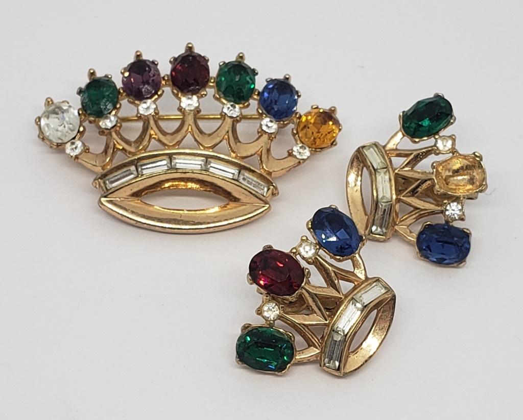 SET! VTG TRIFARI GOLD TONED RHINESTONE BROOCH (1 of 5)