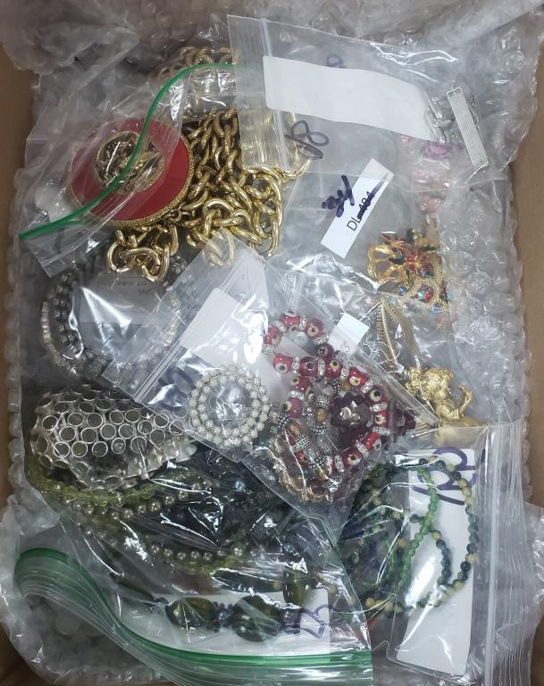 40-PRE-BAGGED JEWELRY LOTS! VTG SOME NAME BRAND (1 of 1)