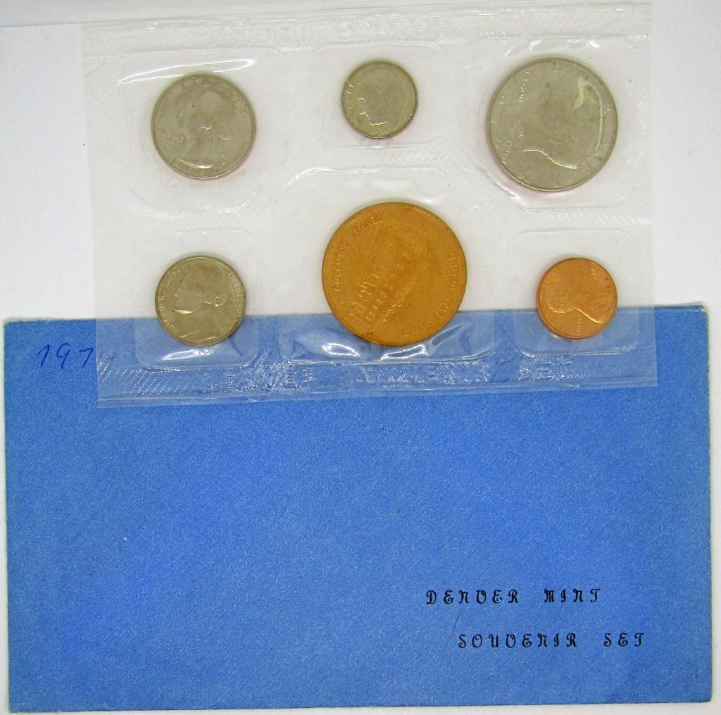 1974 DENVER MINT SOUVENIR SET (1 of 3)
