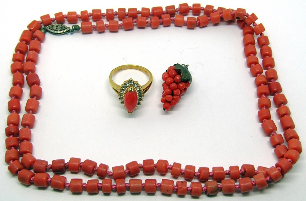 VINTAGE GOLD TONED CORAL STONE NECKLACE (1 of 1)
