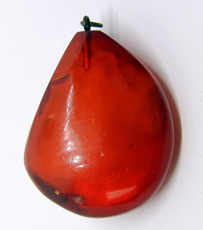 LARGE BALTIC AMBER PENDANT (1 of 2)