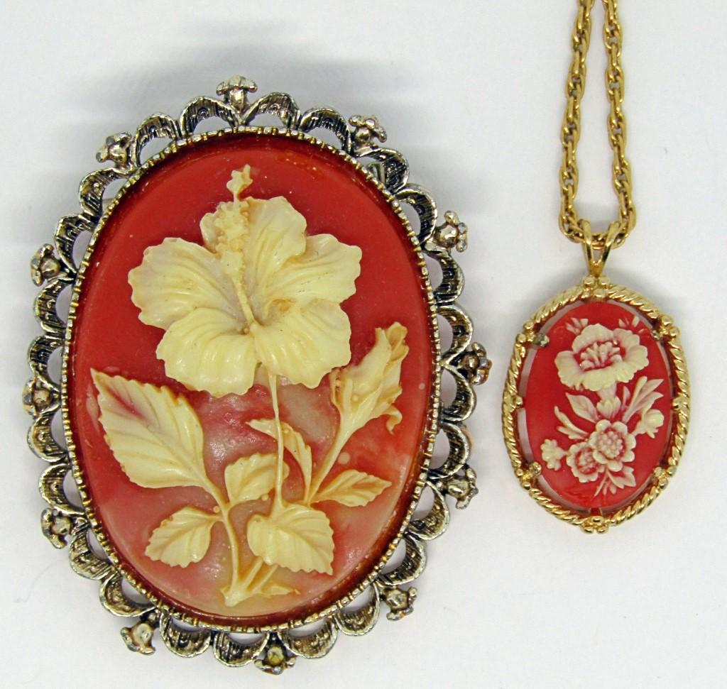 VINTAGE SILVER TONED FLOWER CAMEO BROOCH (1 of 3)