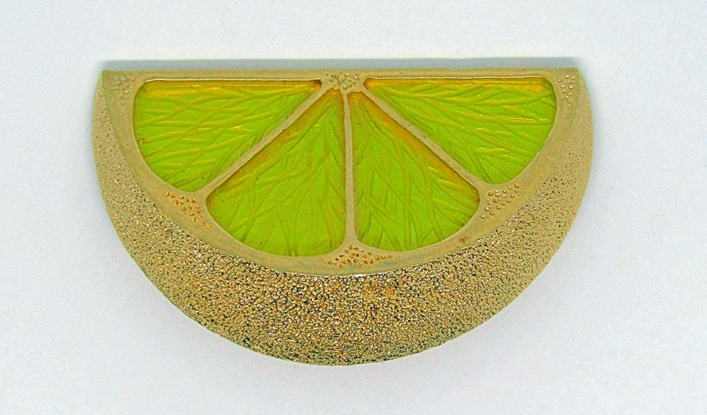 VINTAGE NAPIER GOLD TONED LEMON BROOCH: WITH YELLOW ENAMEL