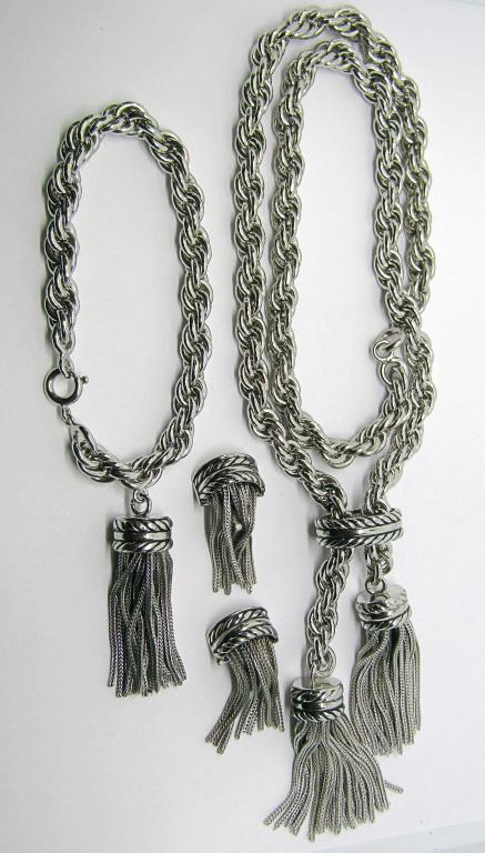 SET! PAT PEND SILVER TONED CHUNKY NECKLACE W/ (1 of 1)