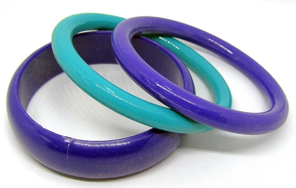 3-RETRO BAKELITE/LUCITE BANGLES (1 of 2)