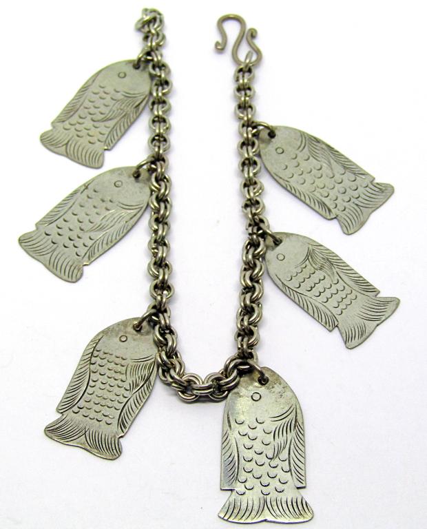 VINTAGE STERLING FISH CHARM BRACELET (1 of 2)