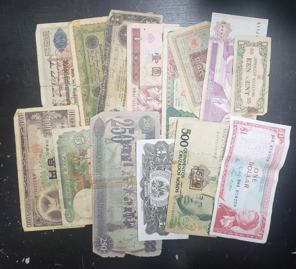 (15) FOREIGN CURRENCY NOTES (1 of 1)