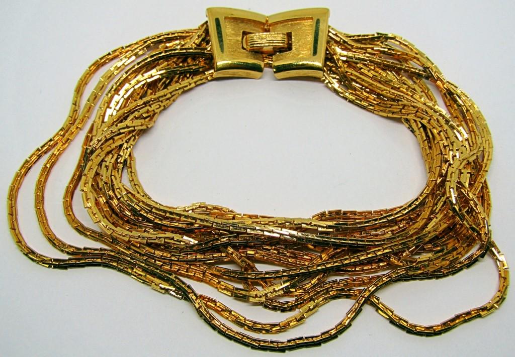 LOOKS NEW! VTG TRIFARI MULTI STRANDED GOLD (1 of 2)