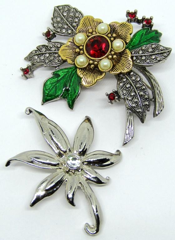 2 SILVER TONED VINTAGE BROOCHES;: BOTH ARE LEAF DESIGNS! 1 IS MARKED AVON!