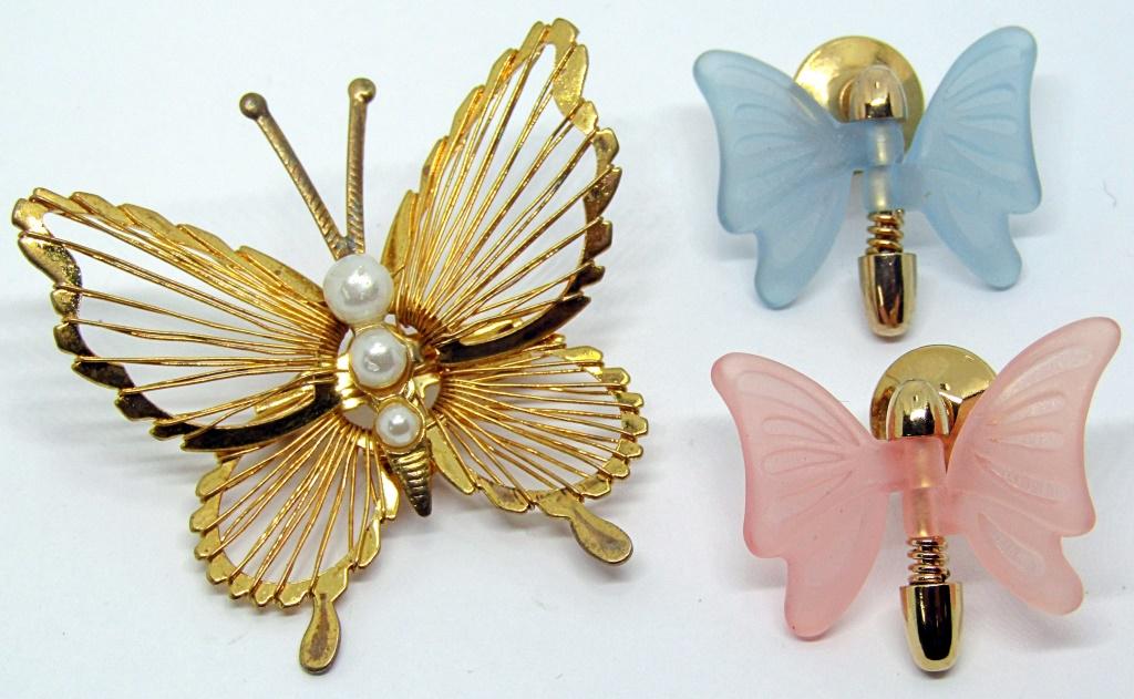 VINTAGE GOLD TONED BROOCH; BUTTERFLY EARRINGS! (1 of 3)