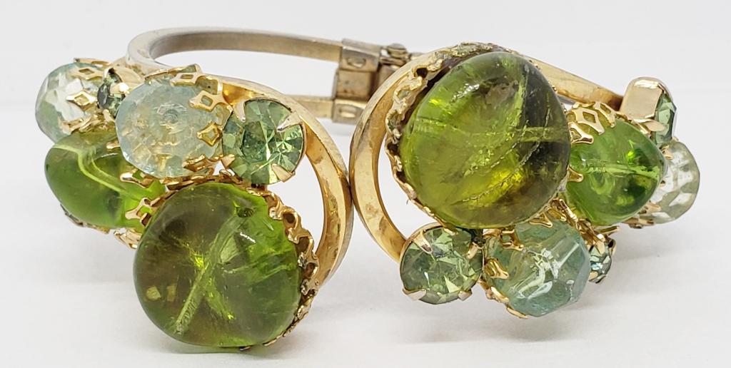 VINTAGE SPLIT SHANK ELECTRIC GREEN LUCITE: HINGED CUFF BRACELET