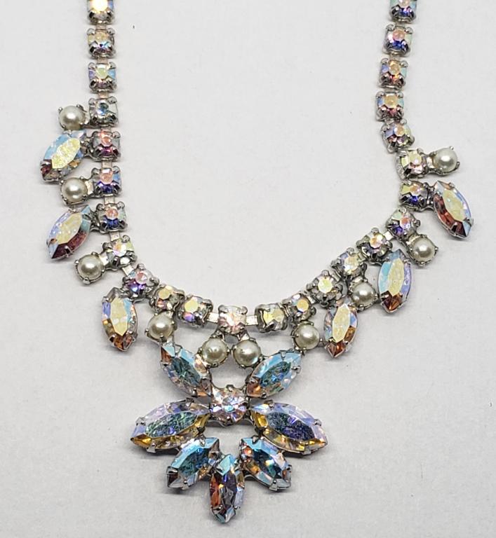 VINTAGE DAVID SILVER TONED RHINESTONE NECKLACE (1 of 4)