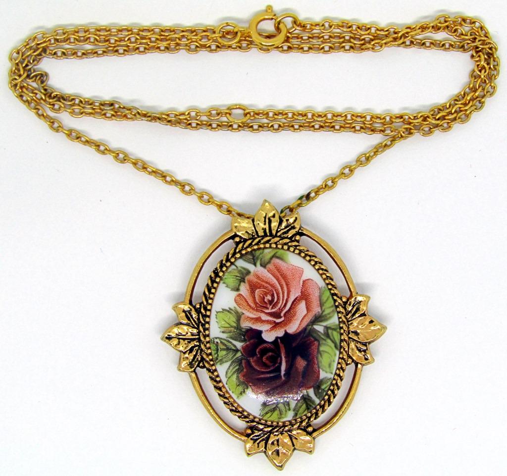 COVENTRY MARKED VINTAGE NECKLACE!: LARGE FLOWERED FACE PENDANT!