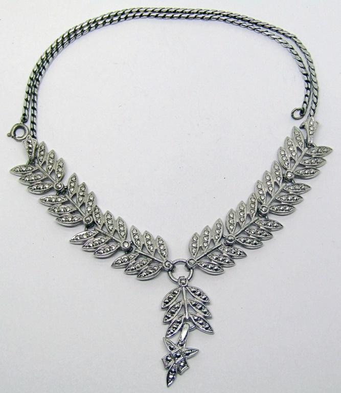 VINTAGE STERLING MARCASITE NECKLACE: TOTAL 13.8 DWT