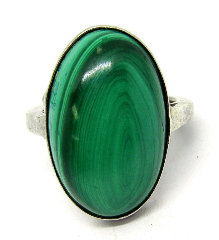 SIZE 8 CHUNKY SOUTHWESTERN STERLING RING (1 of 4)