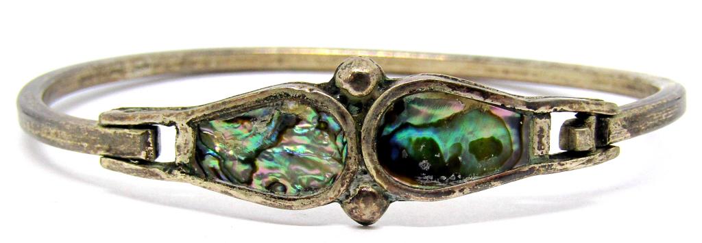 VITNAGE HINGED BANGLE WITH ABILONE INLAY DESIGN (1 of 3)