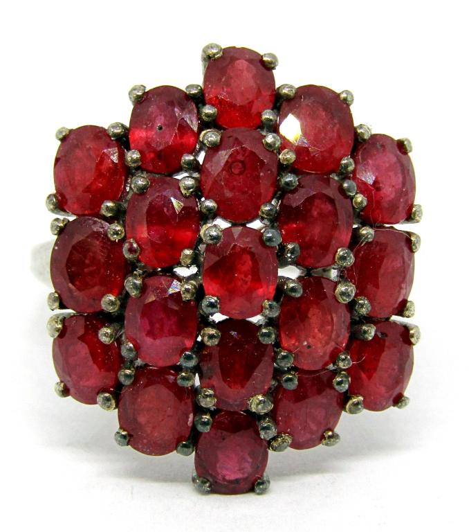 SIZE 10 STERLING FASHION RING WITH DEEP RED (1 of 3)