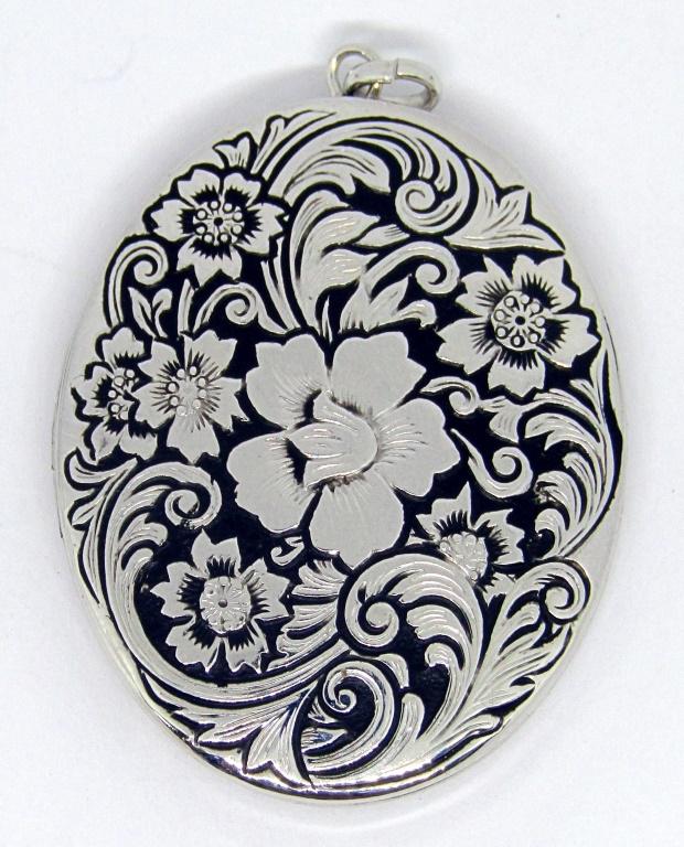 VINTAGE STERLING FLOWER ENGRAVED LOCKET: PENDANT-TOTAL 5.8 DWT