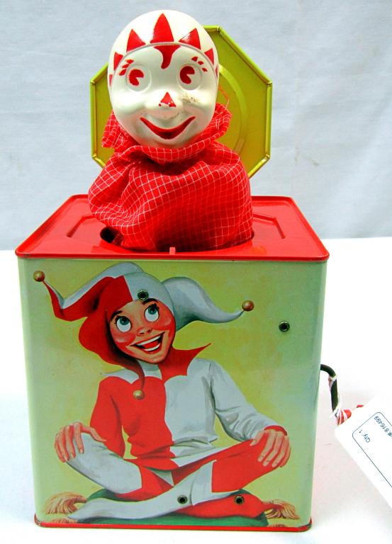 CIRCUS STYLE CLOWN POP UP: JACK IN THE BOX TOY - DOESN'T PLAY MUSIC or POP-UP