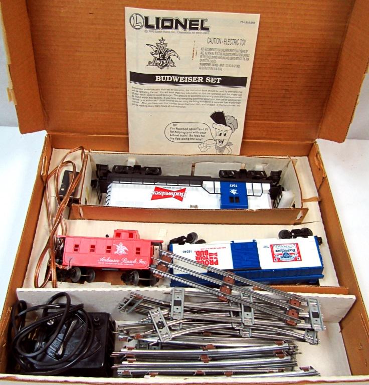 1993 LIONEL BUDWEISER TRAIN SET in BOX: VERY NICE CONDITION / WITH INSTRUCTION SHEET - UNTESTED