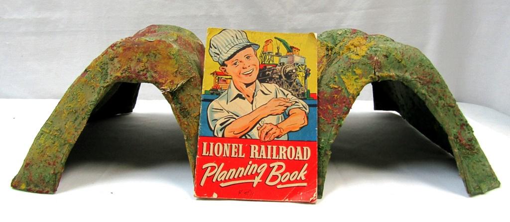 (2) Lionel O Gauge Vintage Train Set Tunne (1 of 4)