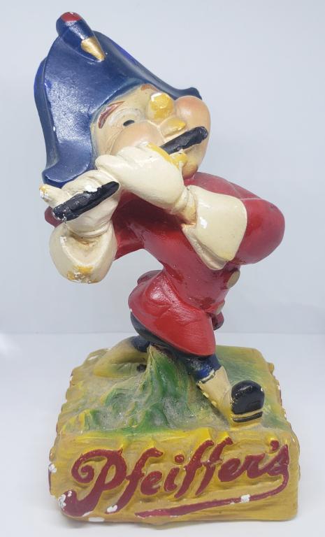 Pfeiffer's Johnny Fife Chalk Statue (1 of 6)