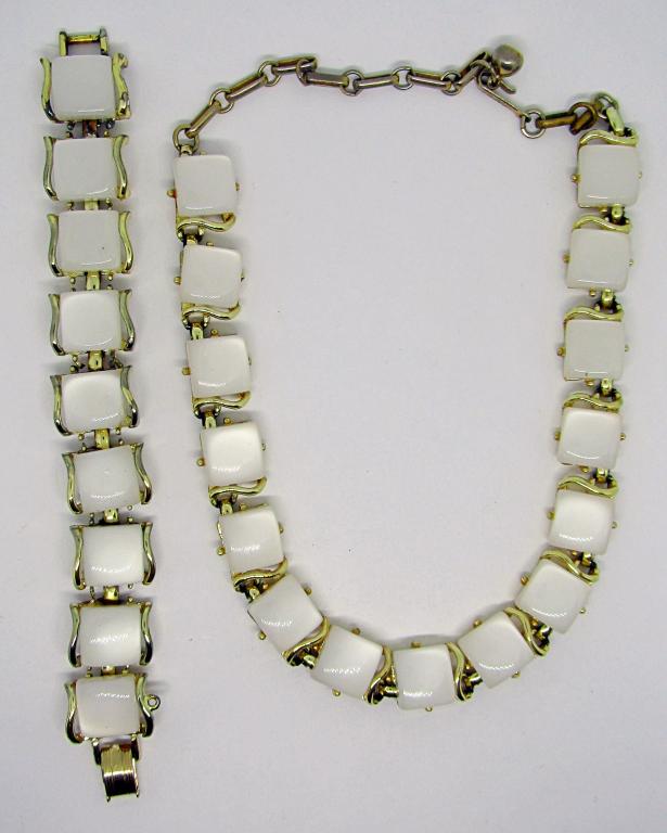 VTG CORO NECKLACE & BRACELET SET (1 of 3)