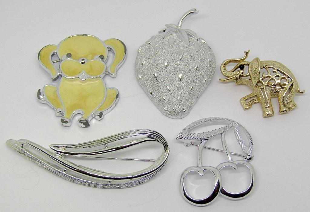 5 SARAH COVENTRY PINS - FUN MIX: NICE CONDITION