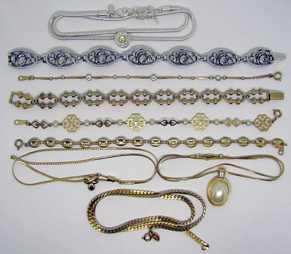 AVON LOT: (5) BRACELETS (4) NECKLACES (1 of 1)