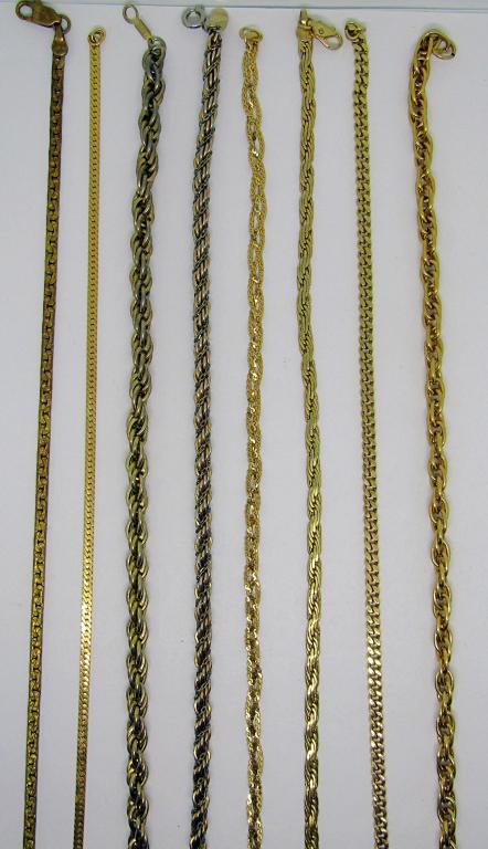 8 GOLD TONED VINTAGE NECKLACES! (1 of 3)